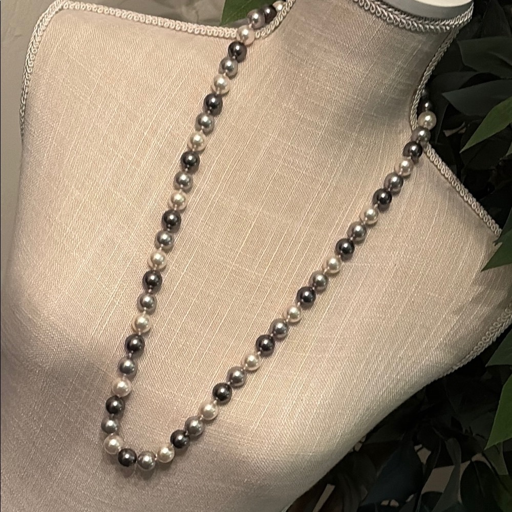 RMN Sophisticated Silver and White Faux Pearl Necklace - Picture 6 of 6